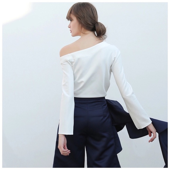 💕 Eggshell White Split Sleeve One Shoulder Top - Picture 3 of 7